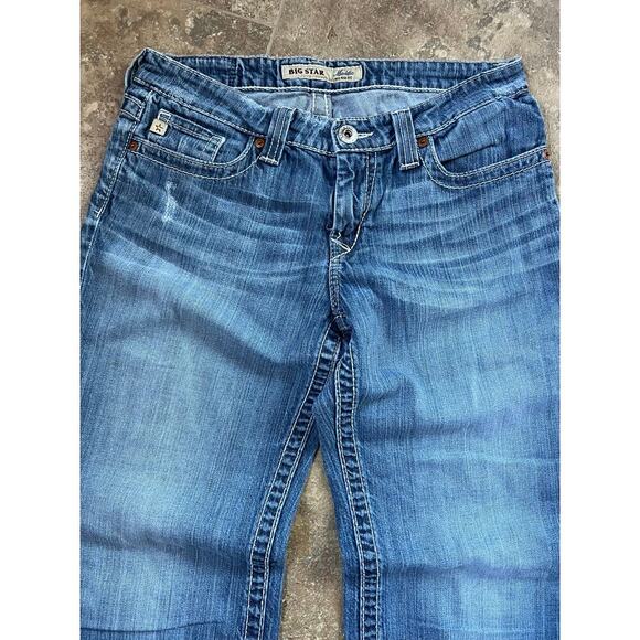 Big Star MADDIE, MID RISE FIT, denim jeans, Women's size 28R - Picture 2 of 7
